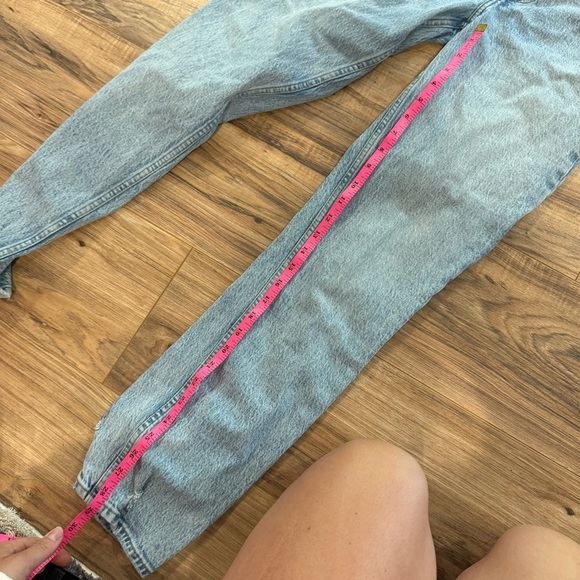 Abercrombie & Fitch Curve Love Ultra High Rise 90’s Straight Jean - Picture 4 of 7